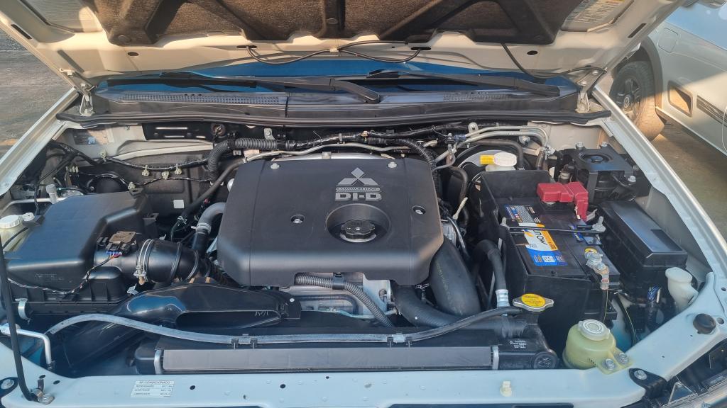 MITSUBISHI L 200 Triton - Foto