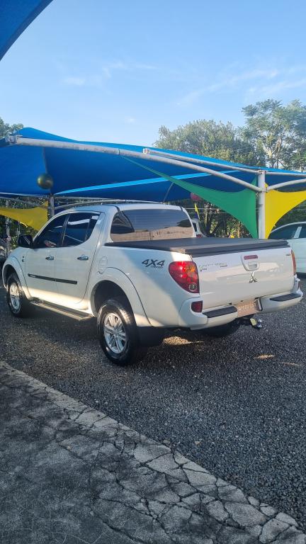 MITSUBISHI L 200 Triton - Foto