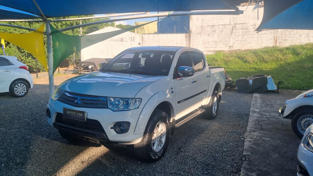 MITSUBISHI L 200 Triton