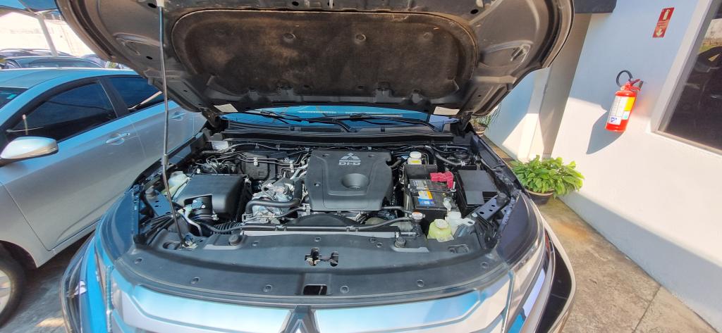 MITSUBISHI L 200 Triton - Foto