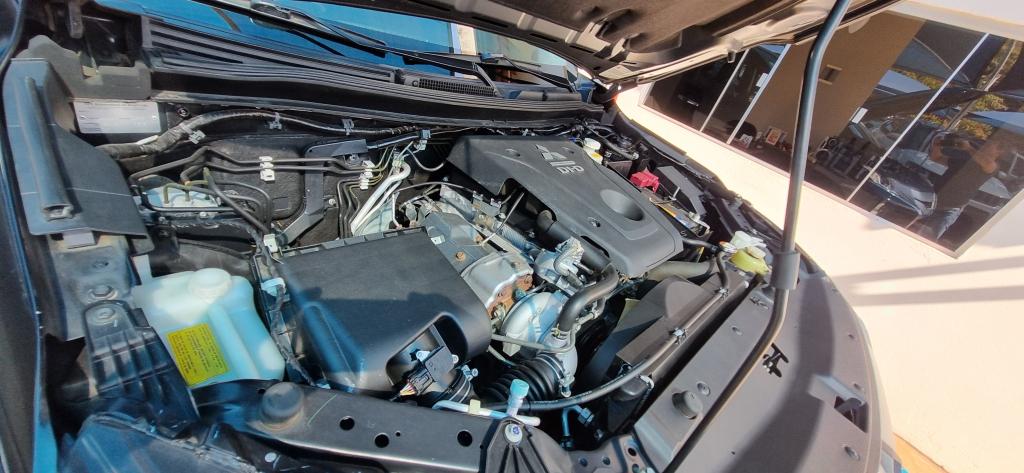 MITSUBISHI L 200 Triton - Foto