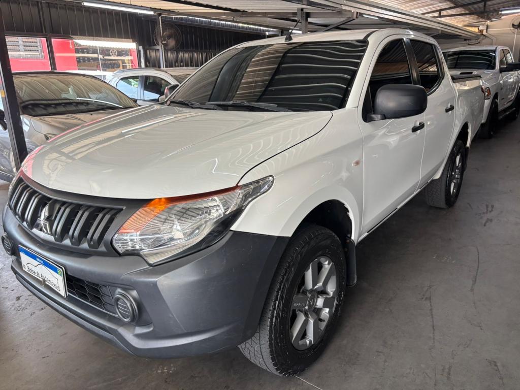 MITSUBISHI L 200 Triton - Foto