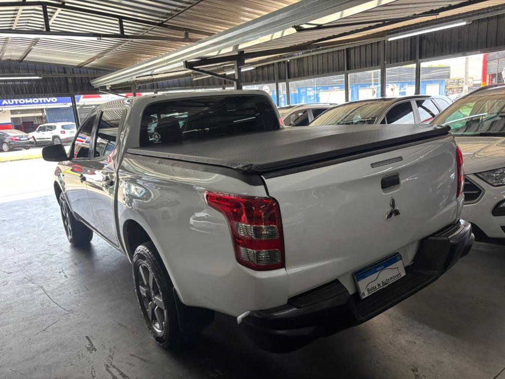 MITSUBISHI L 200 Triton - Foto