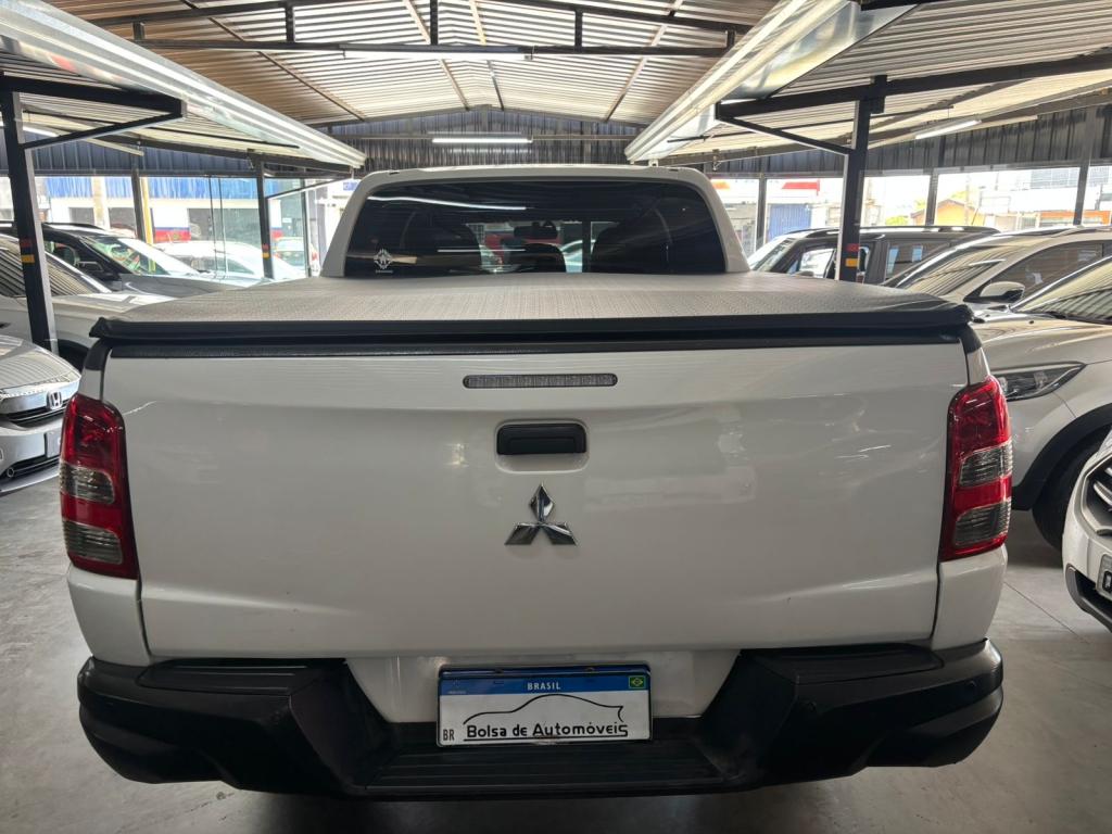 MITSUBISHI L 200 Triton - Foto