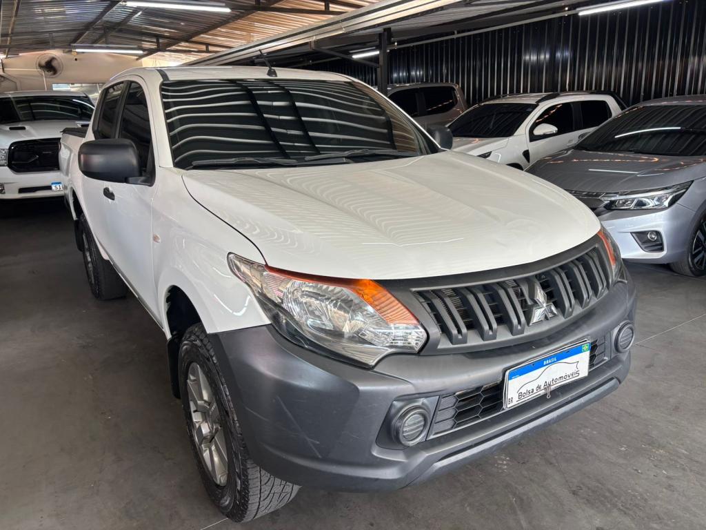 MITSUBISHI L 200 Triton - Foto