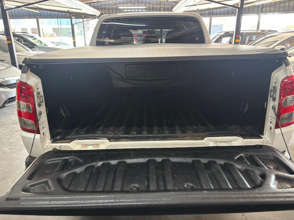 MITSUBISHI L 200 Triton - Foto