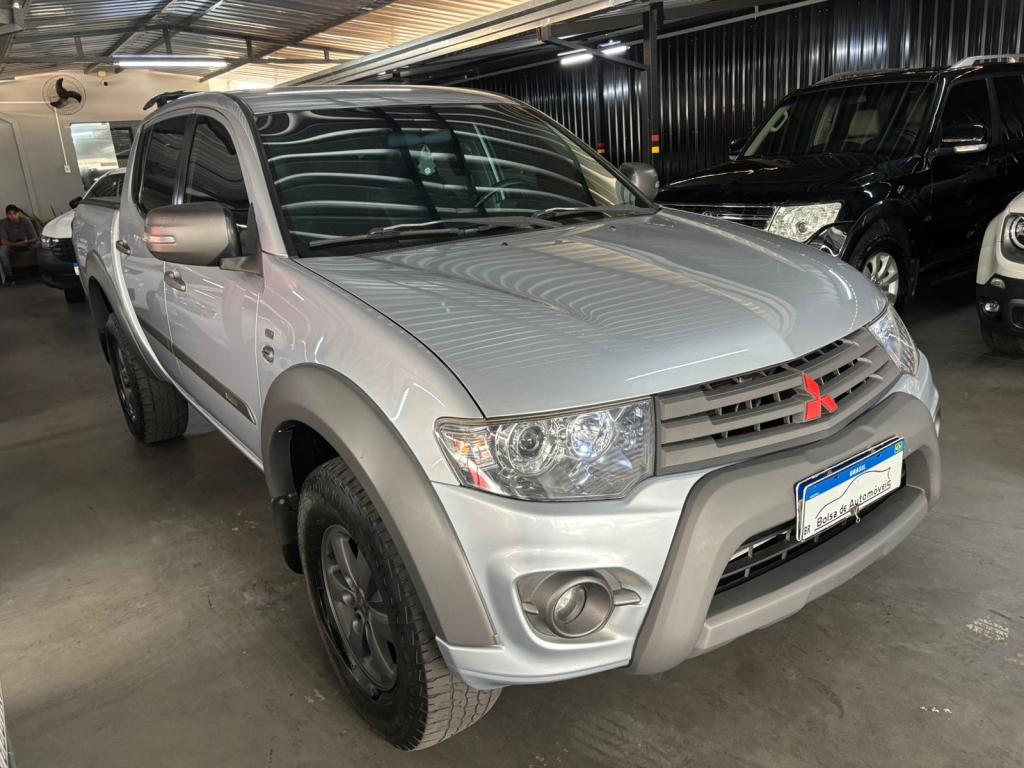MITSUBISHI L 200 Triton - Foto