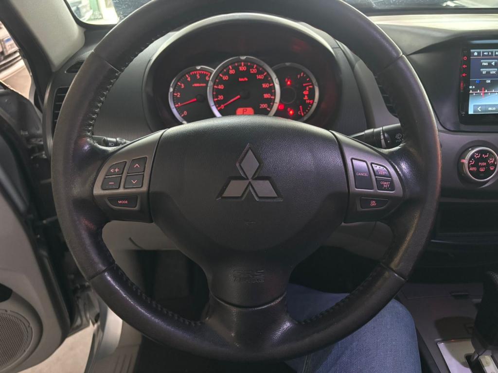 MITSUBISHI L 200 Triton - Foto