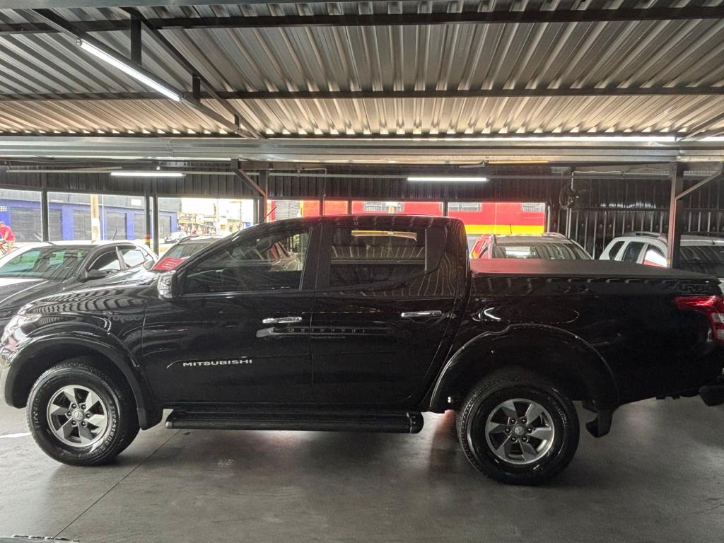 MITSUBISHI L 200 Triton - Foto