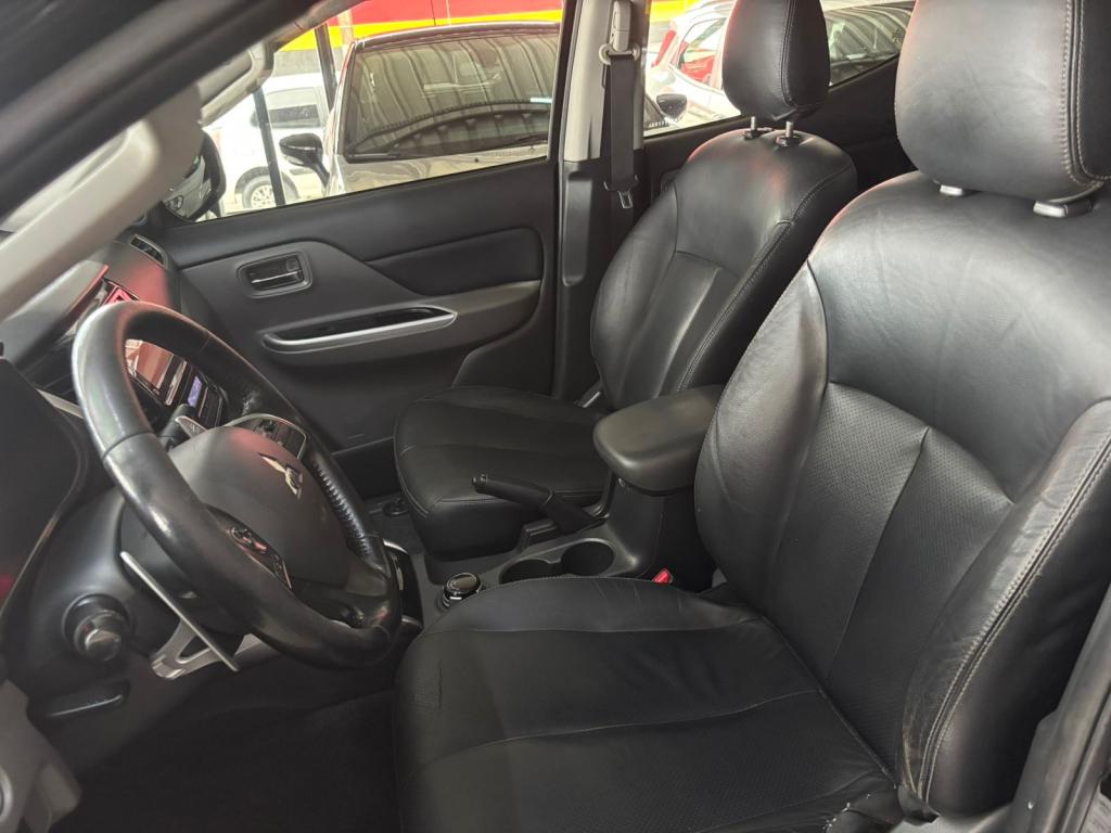 MITSUBISHI L 200 Triton - Foto