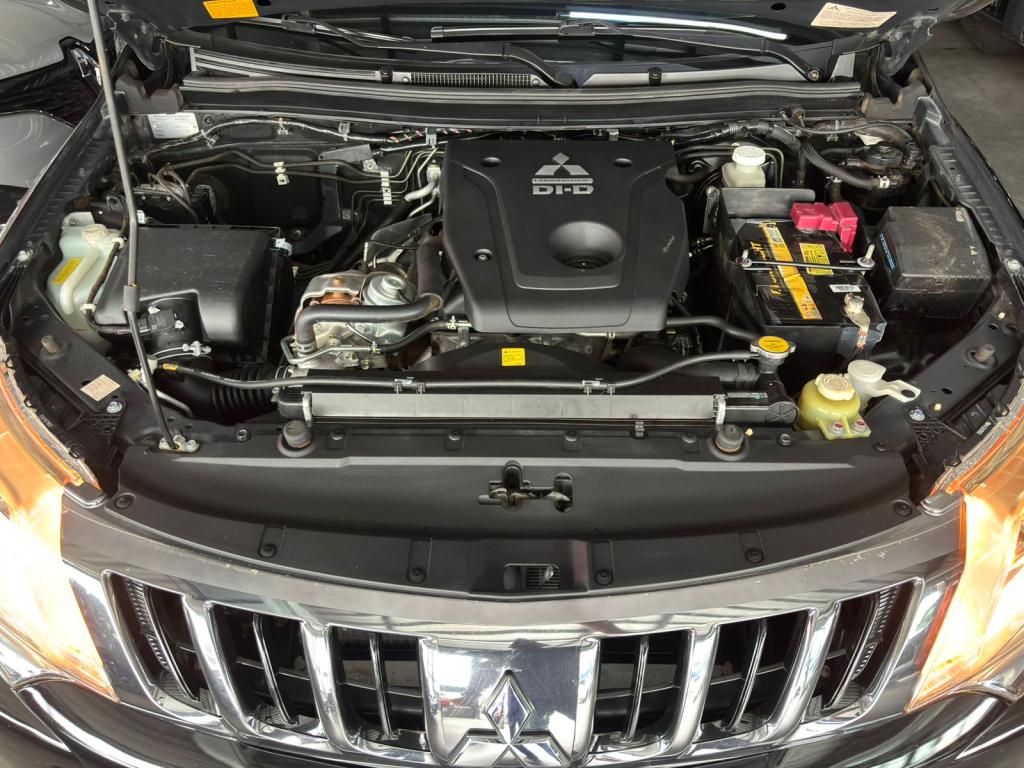 MITSUBISHI L 200 Triton - Foto