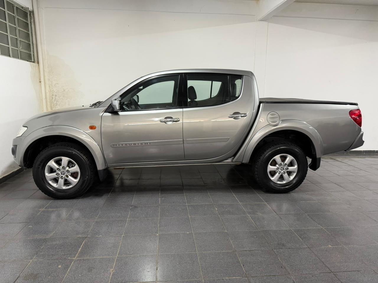 MITSUBISHI L 200 Triton - Foto