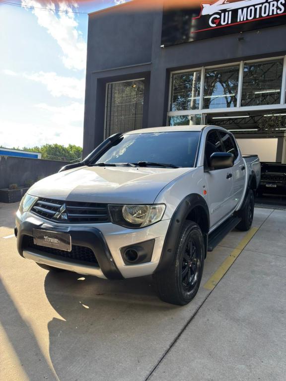 MITSUBISHI L 200 Triton - Foto