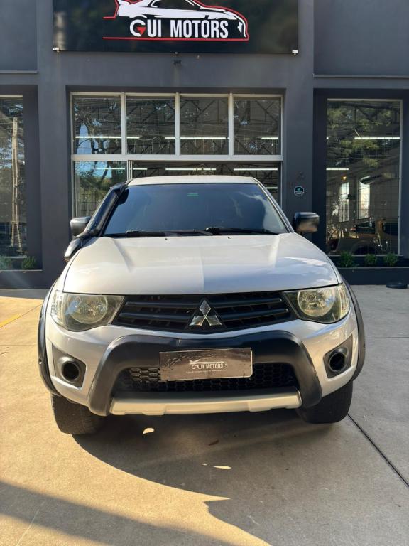 MITSUBISHI L 200 Triton - Foto