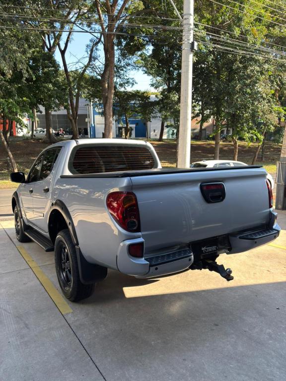 MITSUBISHI L 200 Triton - Foto