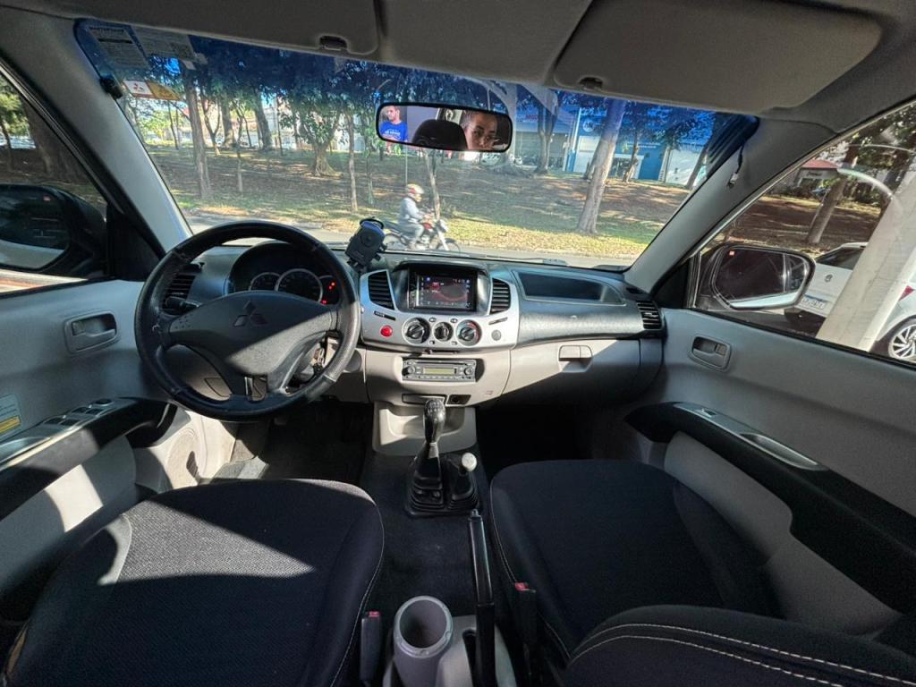 MITSUBISHI L 200 Triton - Foto