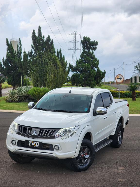 MITSUBISHI L 200 Triton