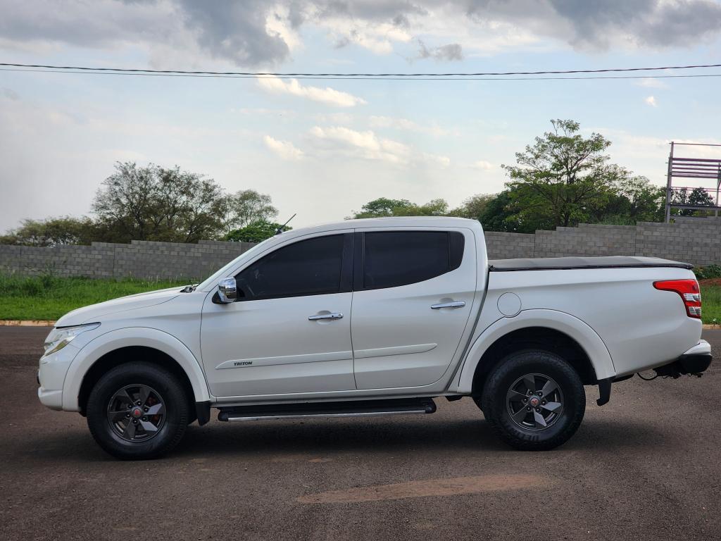 MITSUBISHI L 200 Triton - Foto