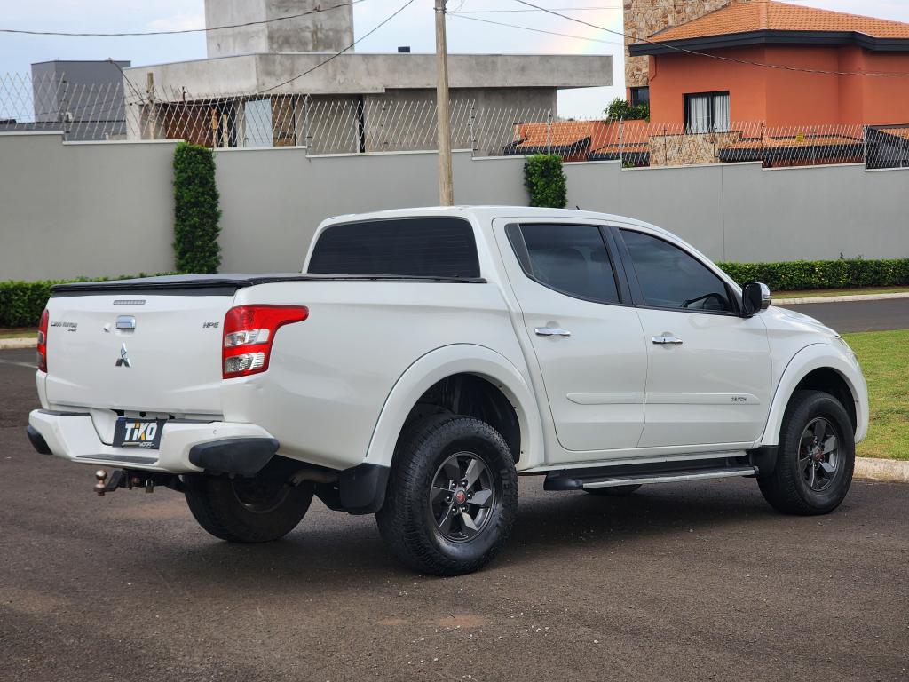 MITSUBISHI L 200 Triton - Foto