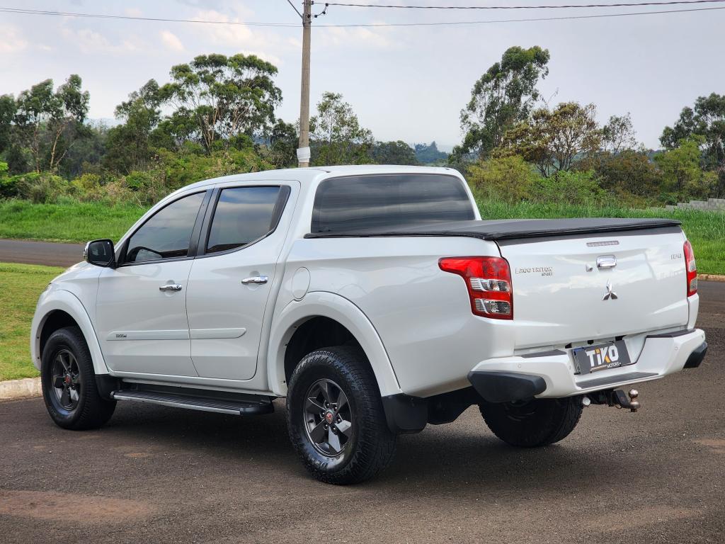 MITSUBISHI L 200 Triton - Foto