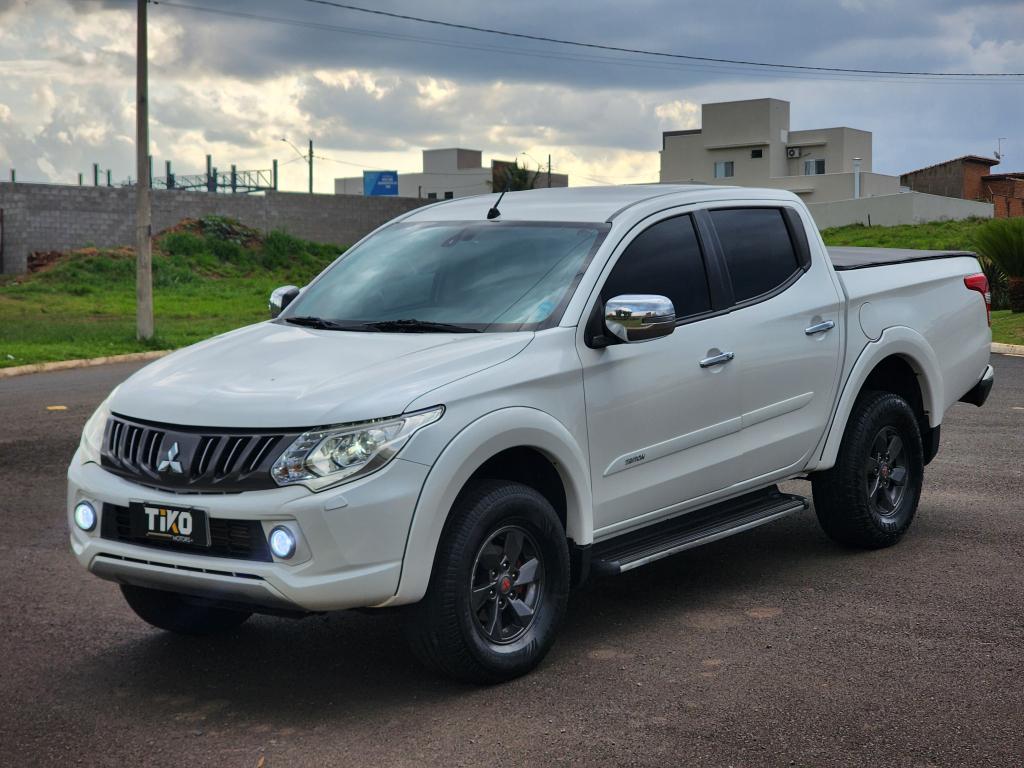 MITSUBISHI L 200 Triton - Foto