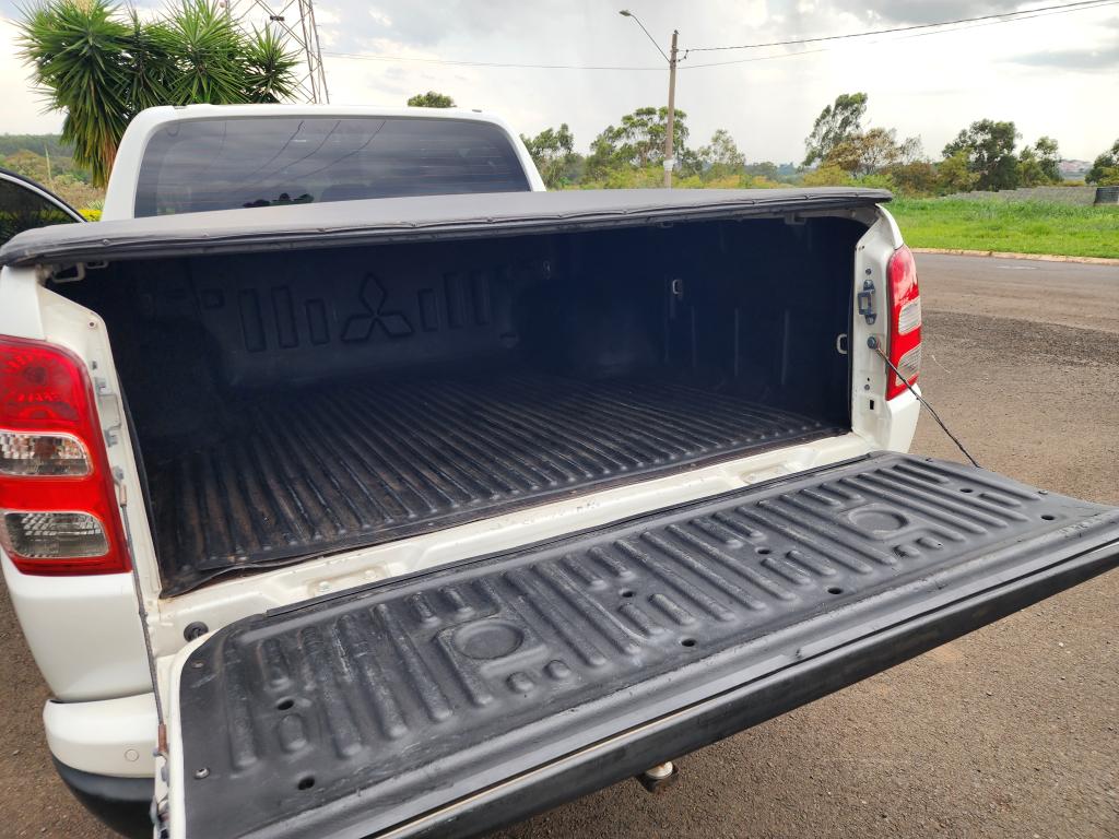 MITSUBISHI L 200 Triton - Foto
