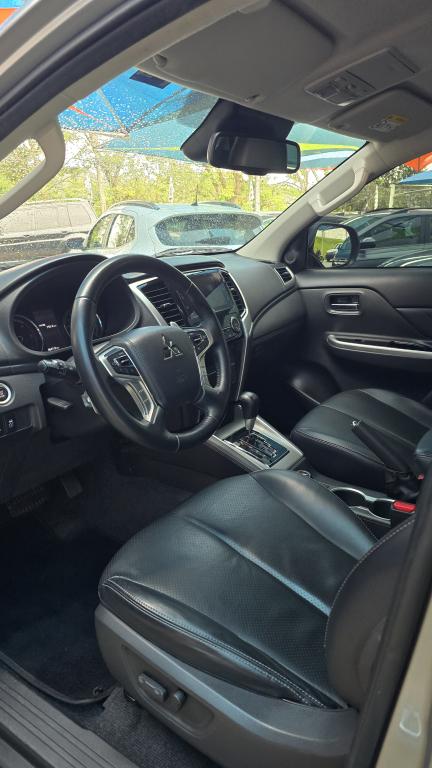 MITSUBISHI L 200 Triton - Foto