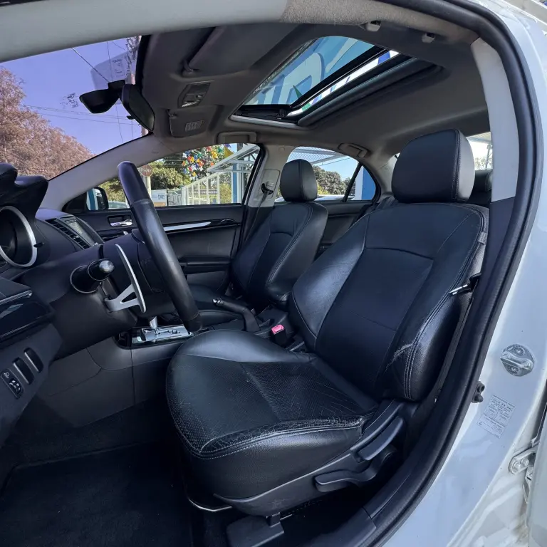 MITSUBISHI Lancer - Foto