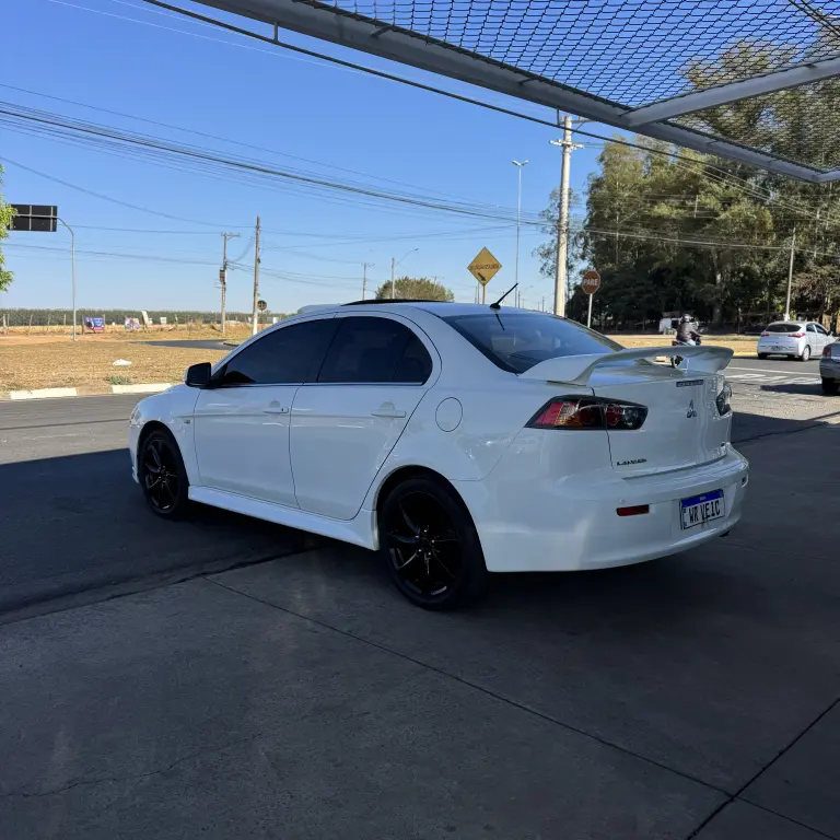 MITSUBISHI Lancer - Foto