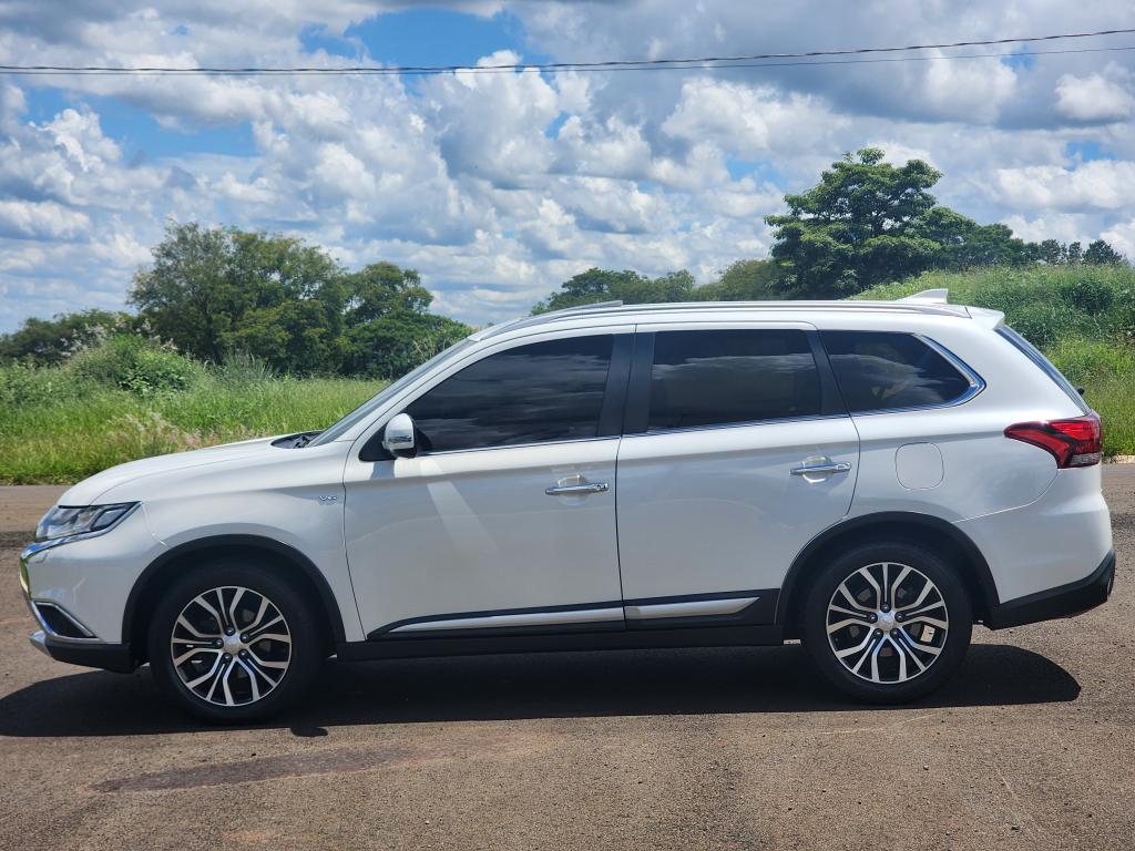 MITSUBISHI Outlander - Foto