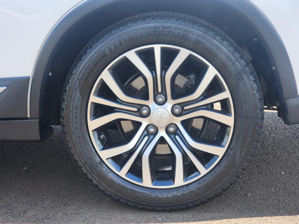 MITSUBISHI Outlander - Foto