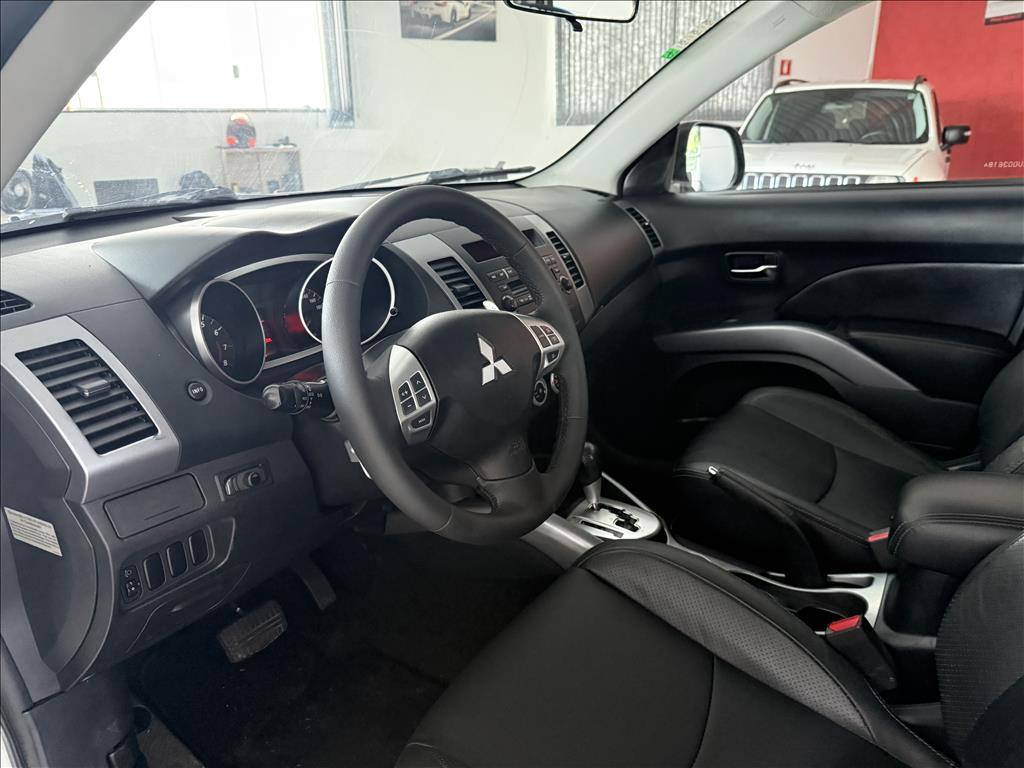 MITSUBISHI Outlander - Foto