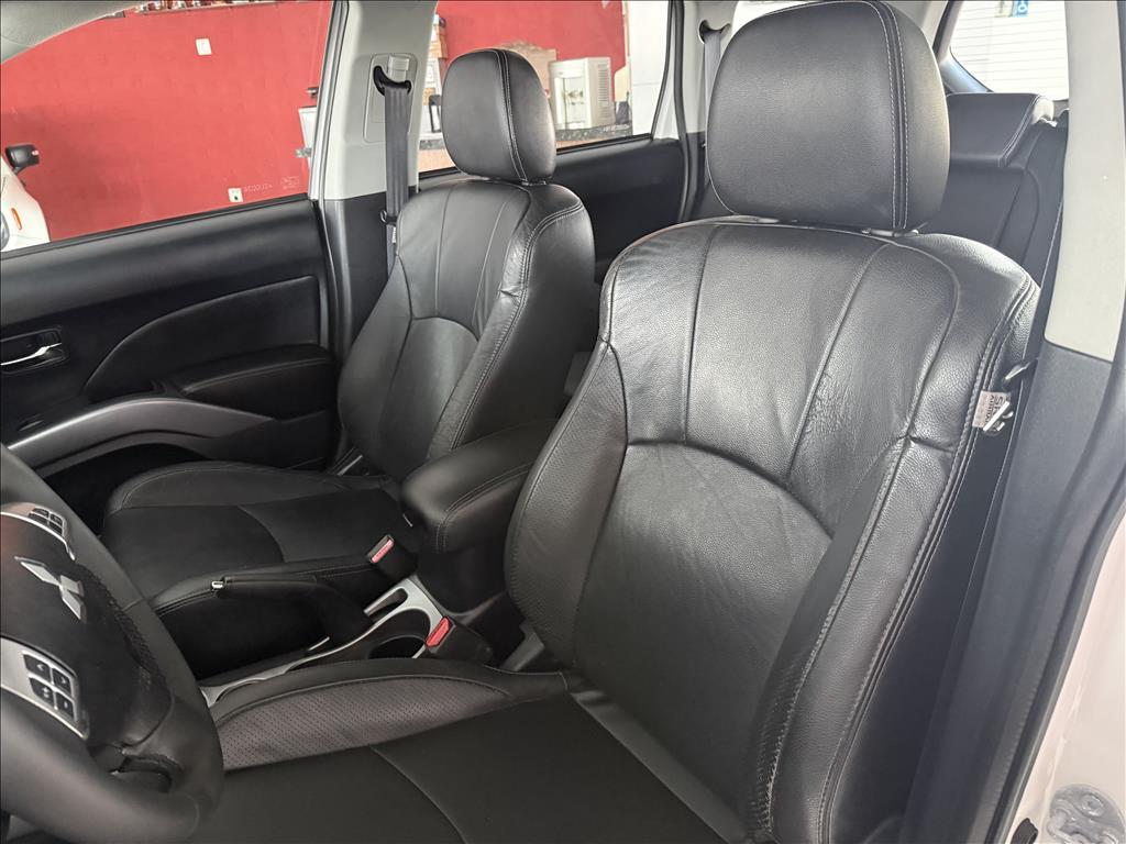 MITSUBISHI Outlander - Foto