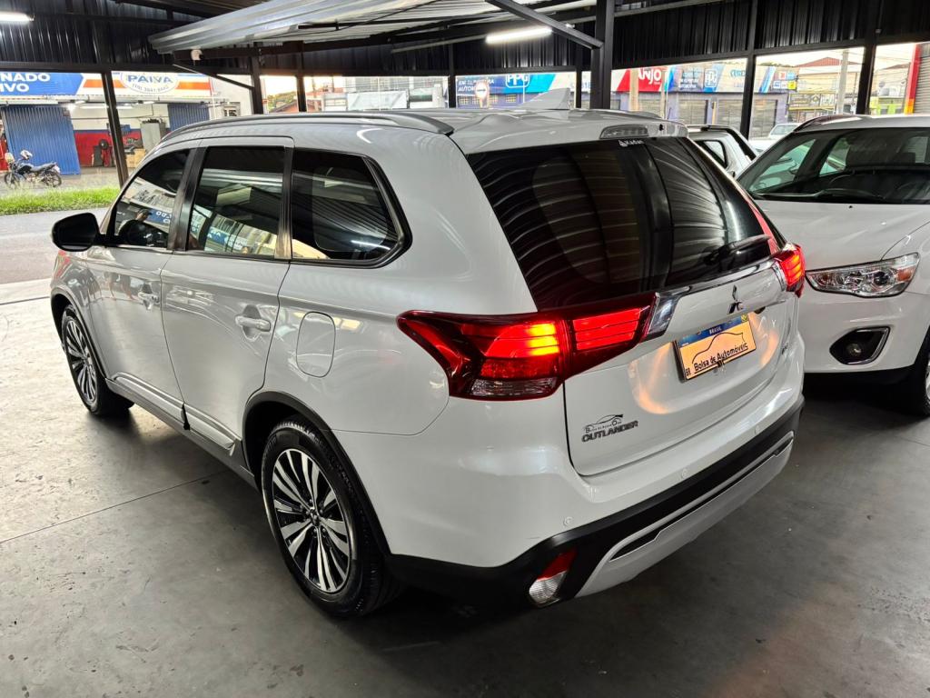 MITSUBISHI Outlander - Foto