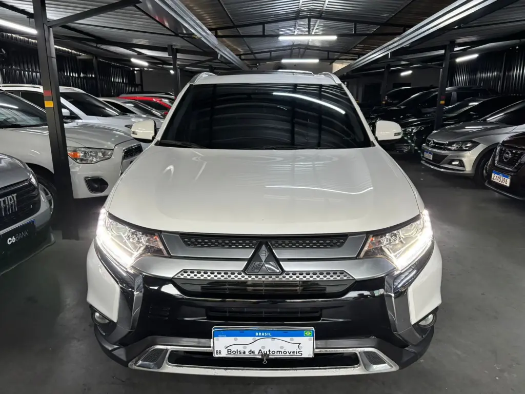 MITSUBISHI Outlander - Foto