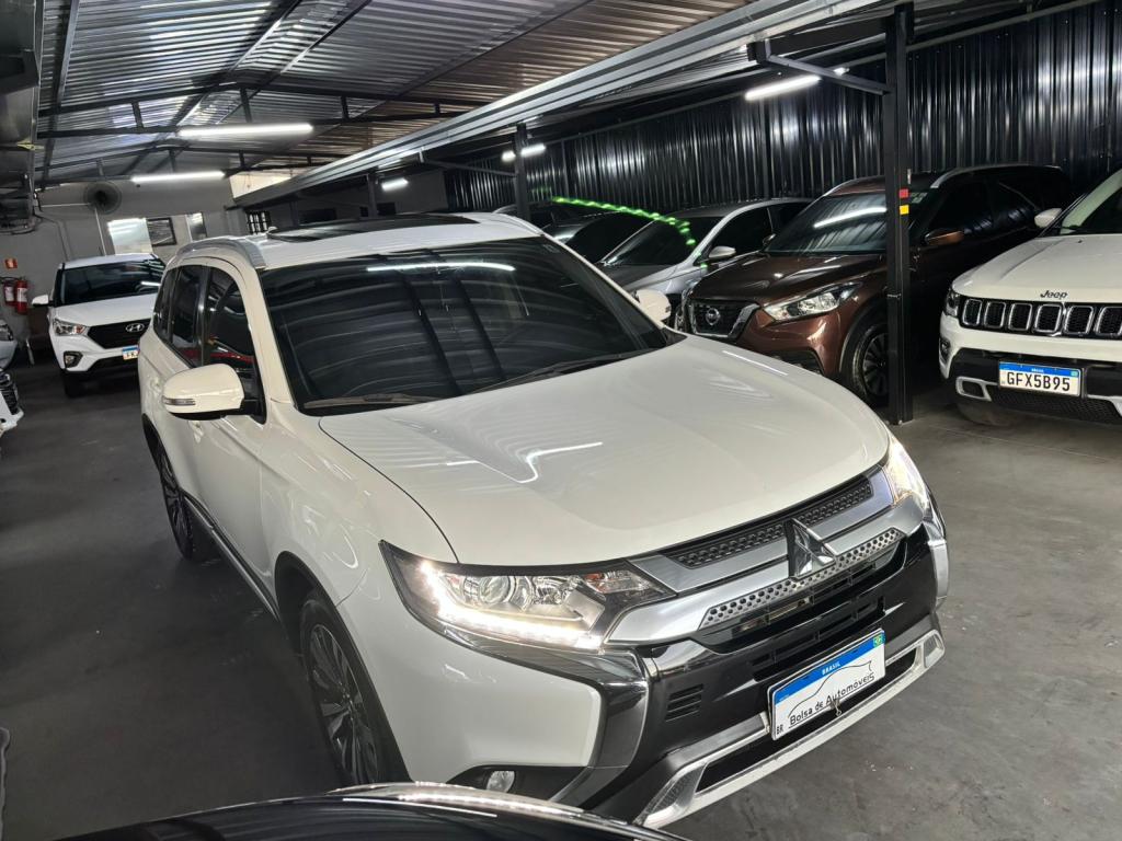 MITSUBISHI Outlander - Foto