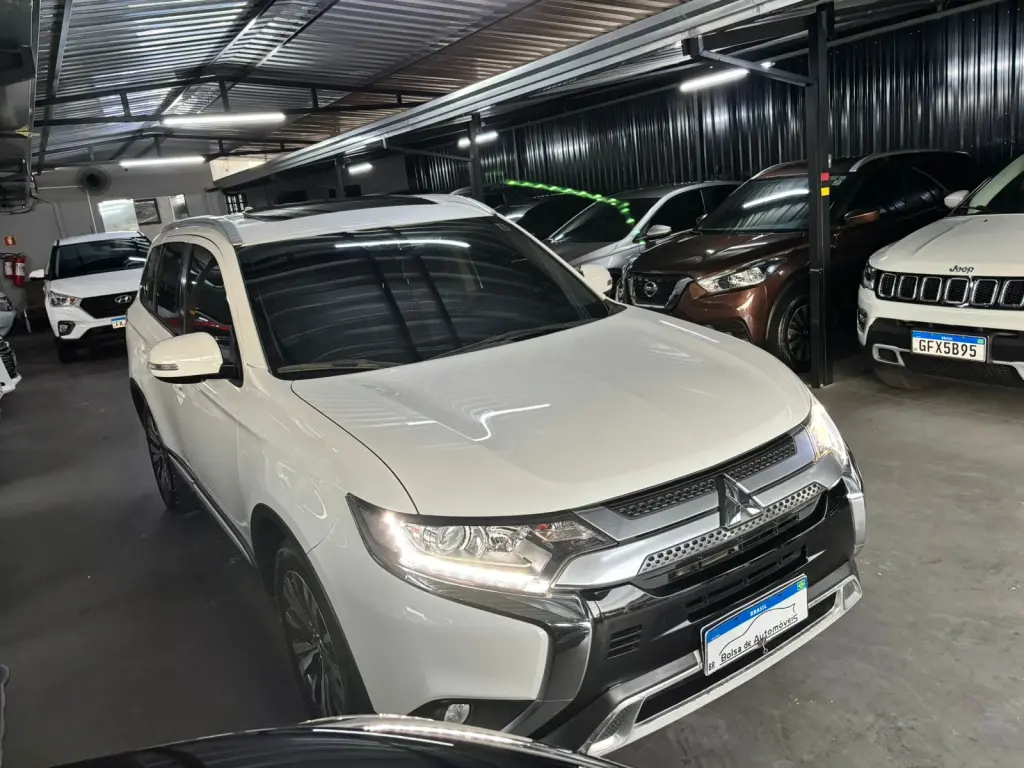 MITSUBISHI Outlander - Foto
