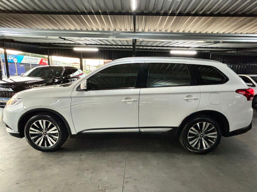 MITSUBISHI Outlander - Foto