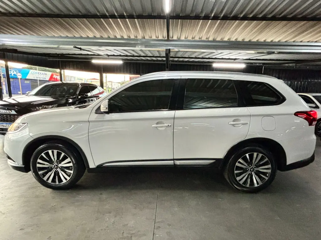 MITSUBISHI Outlander - Foto