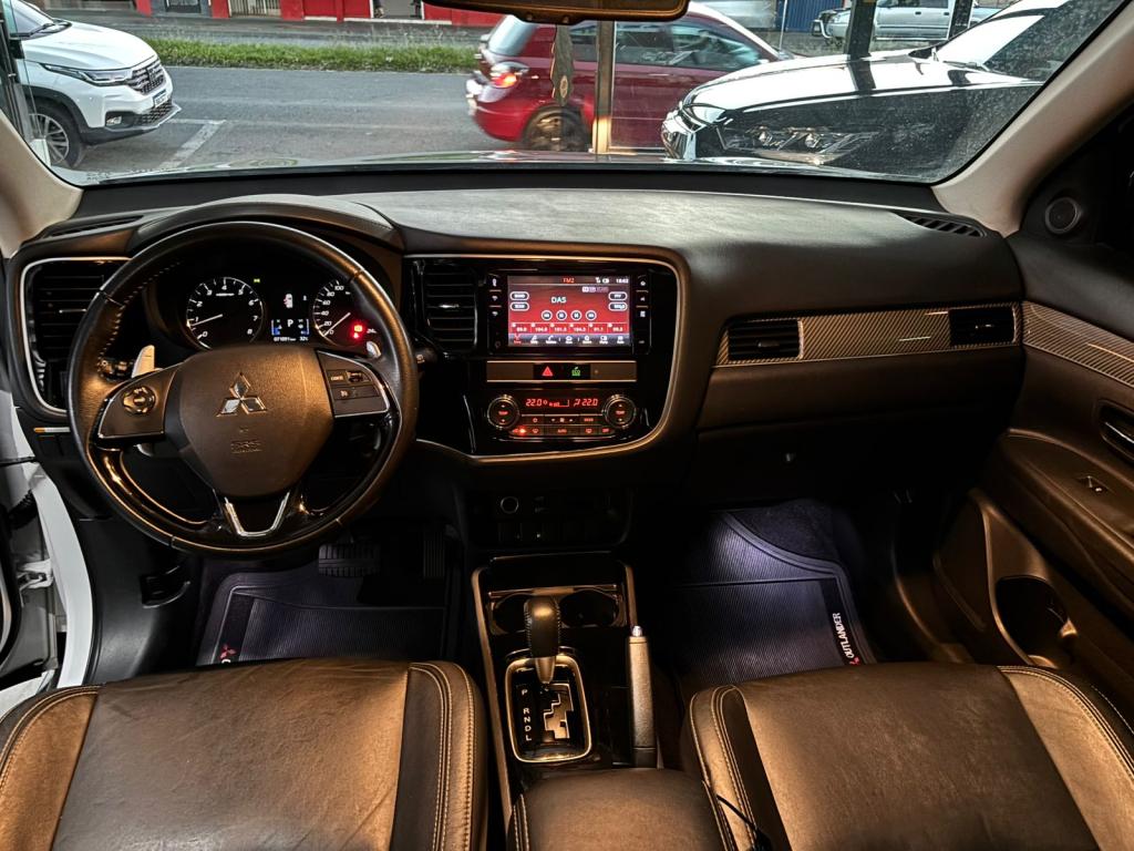MITSUBISHI Outlander - Foto