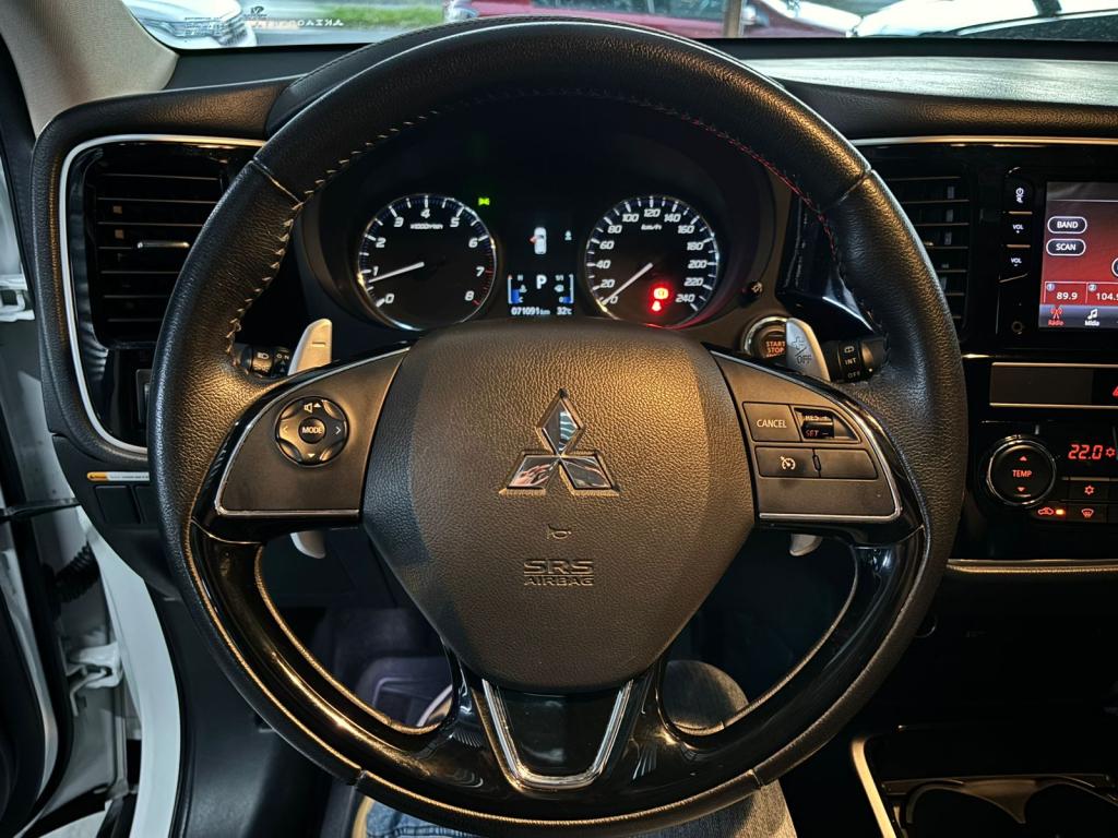 MITSUBISHI Outlander - Foto