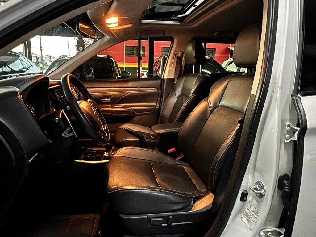 MITSUBISHI Outlander - Foto