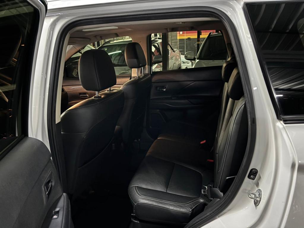 MITSUBISHI Outlander - Foto