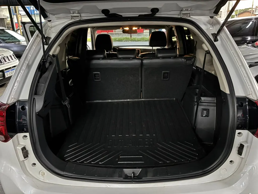 MITSUBISHI Outlander - Foto