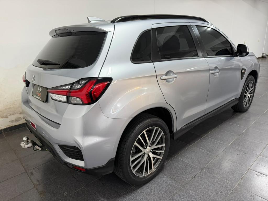 MITSUBISHI Outlander Sport - Foto