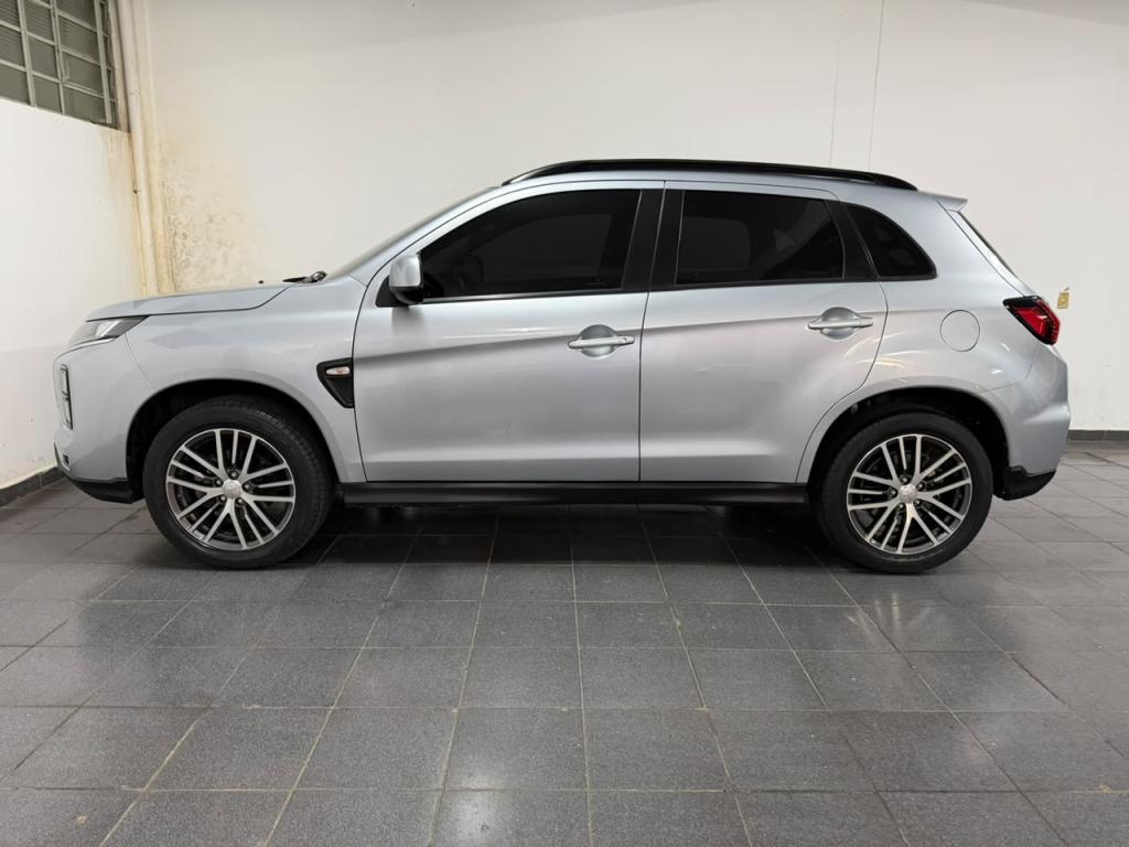 MITSUBISHI Outlander Sport - Foto