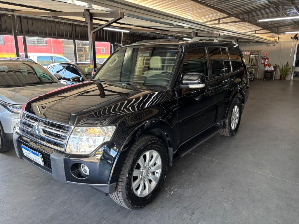 MITSUBISHI Pajero Full