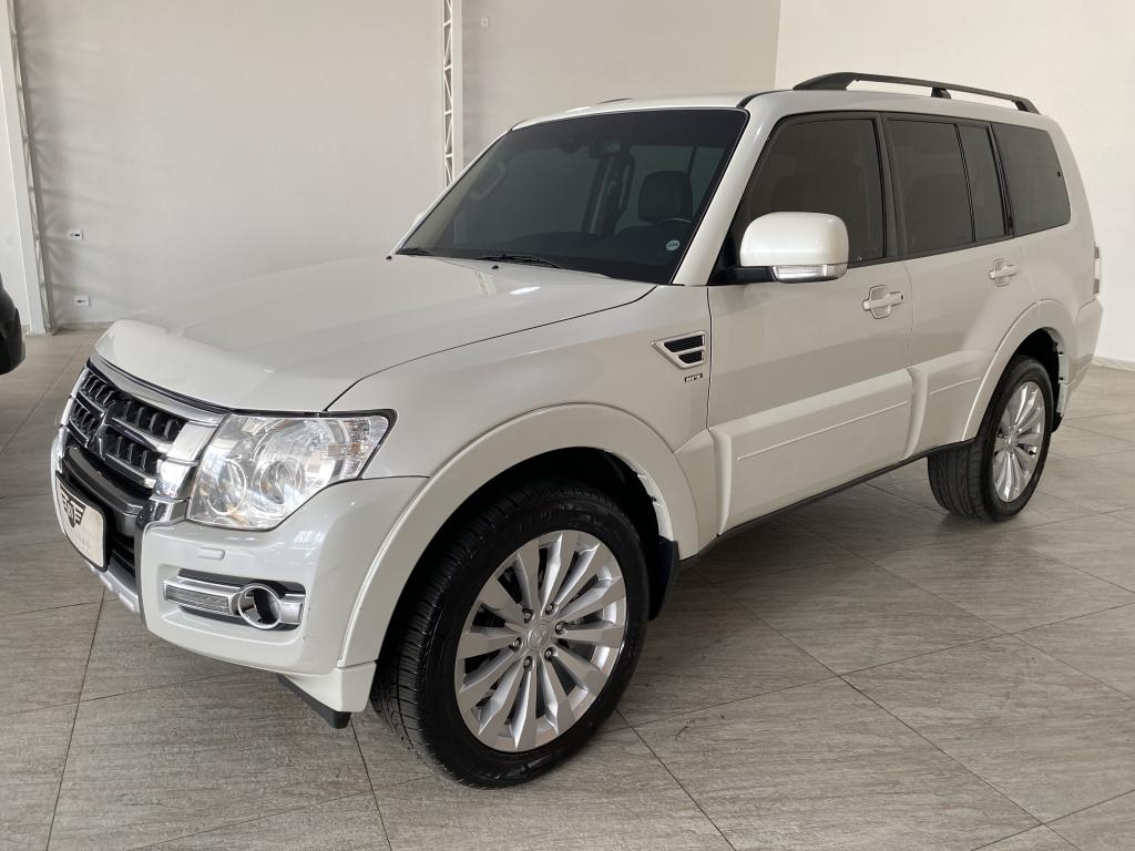 MITSUBISHI Pajero Full - Foto