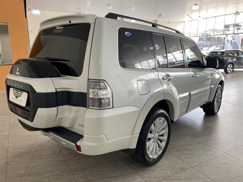 MITSUBISHI Pajero Full - Miniatura