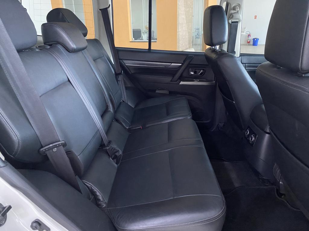 MITSUBISHI Pajero Full - Foto